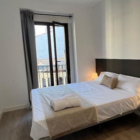 Casa De Huespedes Mi Lla Hotel Madrid Kültér fotó