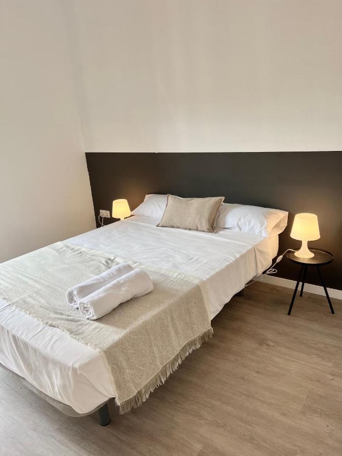 Casa De Huespedes Mi Lla Hotel Madrid Kültér fotó