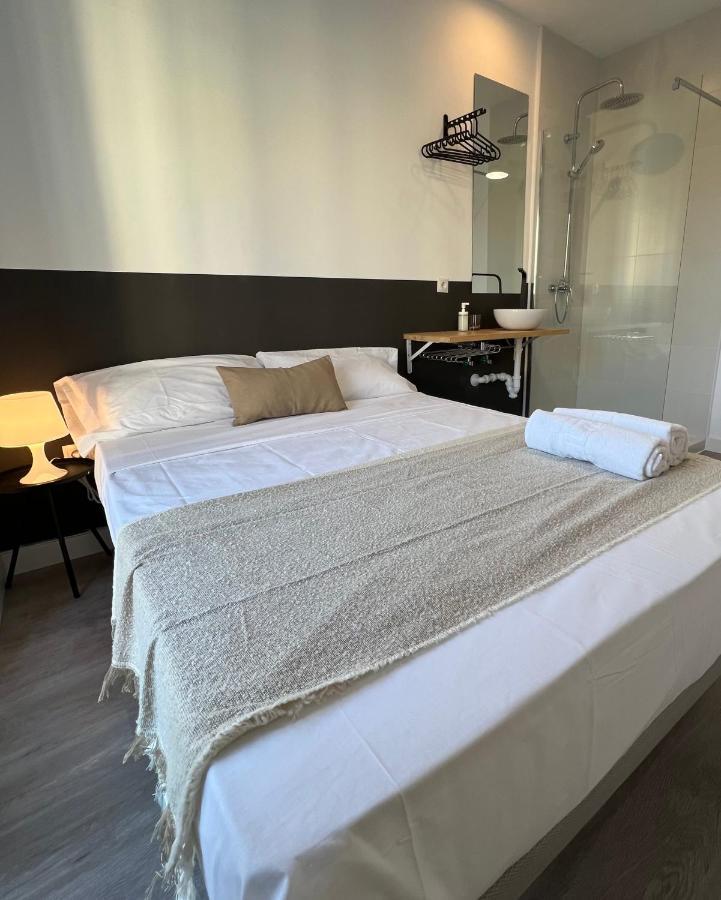 Casa De Huespedes Mi Lla Hotel Madrid Kültér fotó