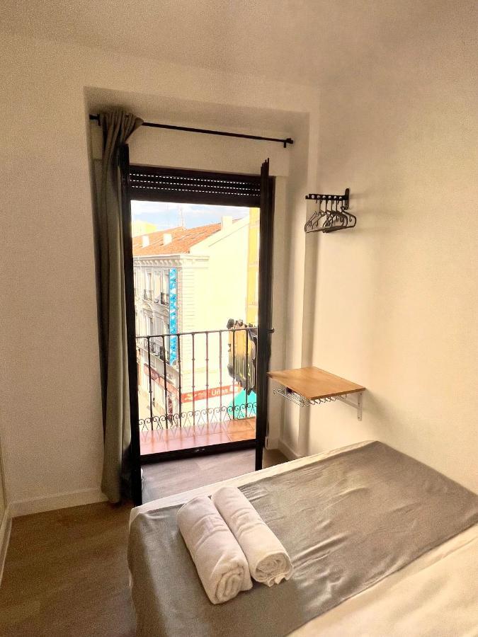Casa De Huespedes Mi Lla Hotel Madrid Kültér fotó